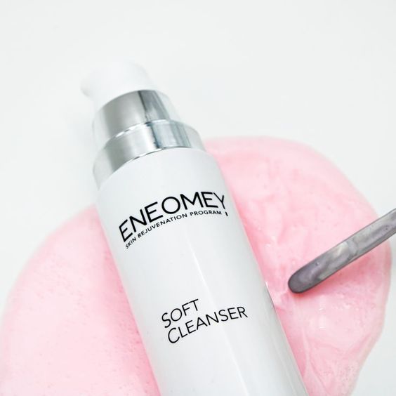 Textur på cleanser soft cleanser från eneomey